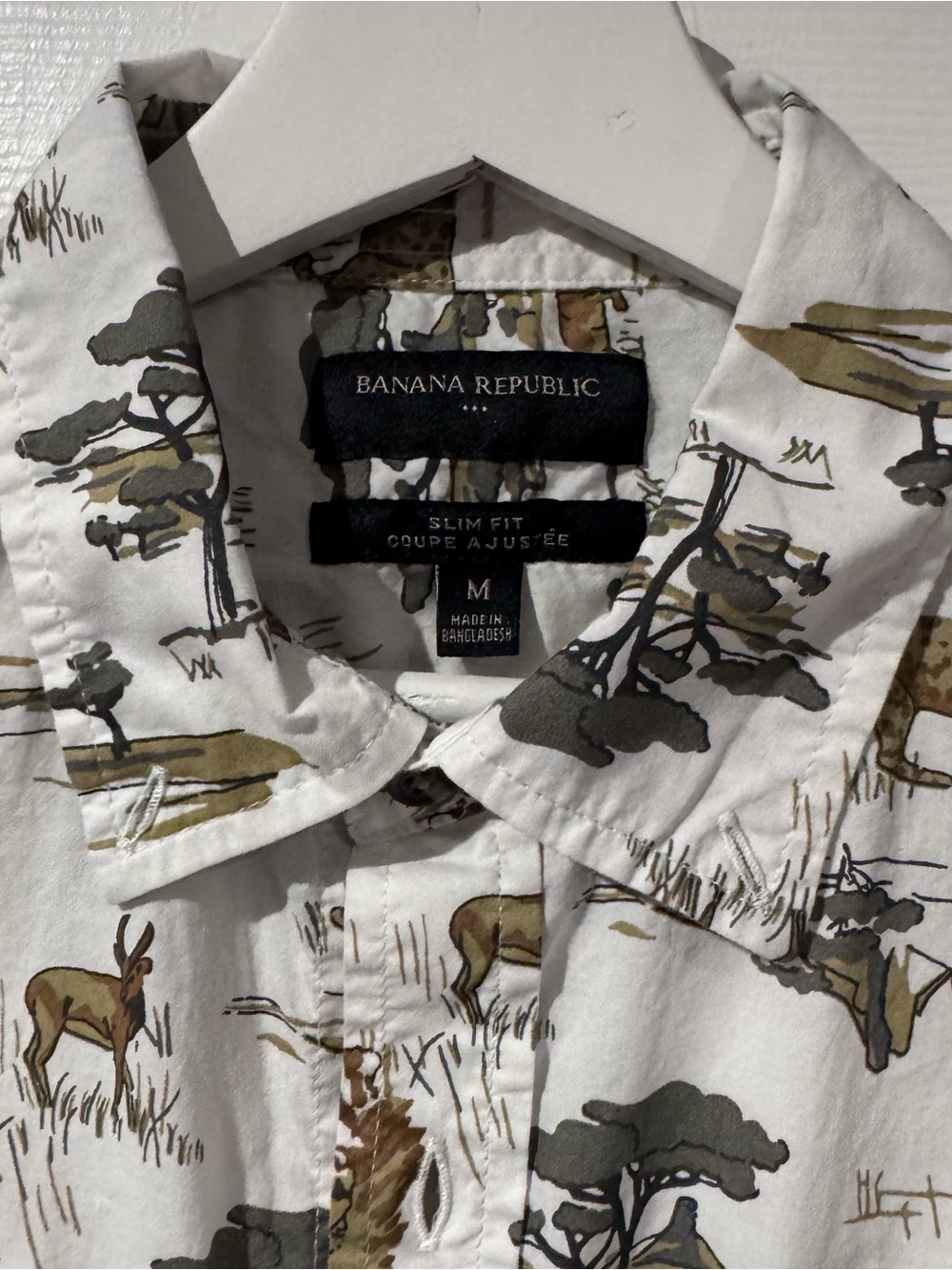 Banana Republic White Short-Sleeve Safari Animal Print Button-Up Shirt - Picture 2 of 3